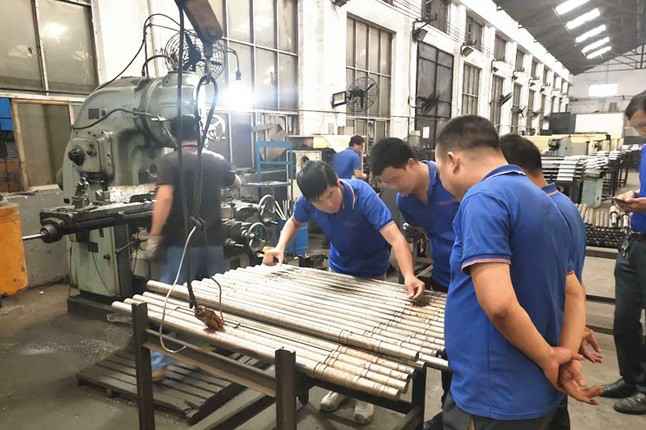 安博站·官方端网站登录入口-安博(中国)每周对各个工序进行质量监督检验的现场。